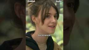 Don't give him your number!! 🫣 #DaisyEdgarJones #Hulu