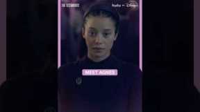 A resilient Plum. Meet Agnes, daughter of a high-ranking Gilead Commander. | The Testaments – Hulu